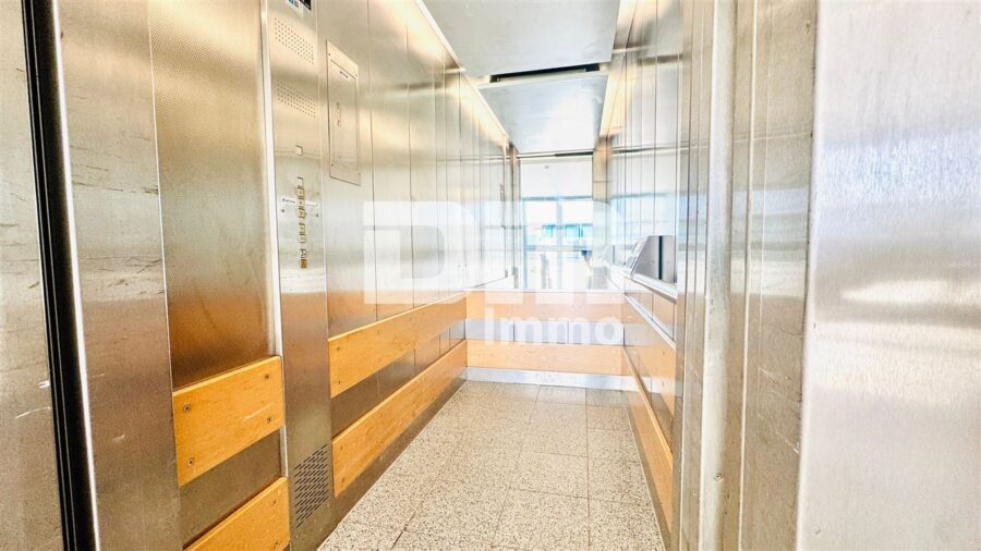 Repräsentative, belüftete Büroetage mit flexibler Raumgestaltung in Kassel-Waldau - Fahrstuhl Personen
